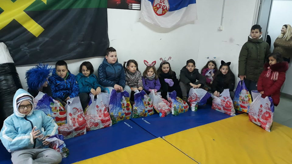 Boks kluba "Miners": Paketići za najmlađe sugrađane 1 Boks kluba "Miners": Paketići za najmlađe sugrađane 1