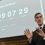 Ris-Mog zagorčava život Terezi Mej 1