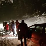 Spasioci izvukli zaglavljen bračni par iz Rusije iz smetova na Goliji 4