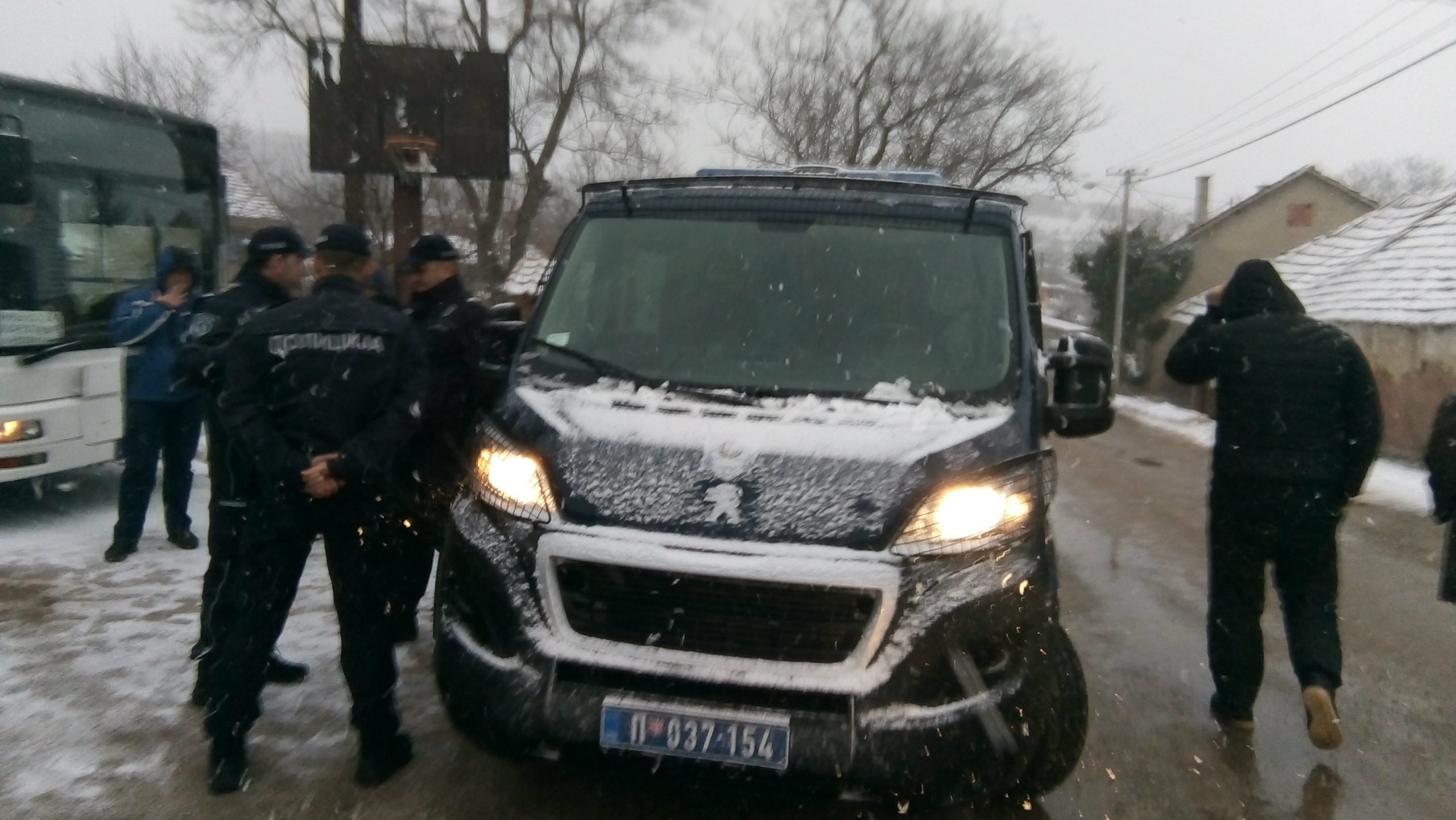 Meštani Jasenovika kod Niša evakuisani kako bi se uklonile cisterne sa amonijakom 1