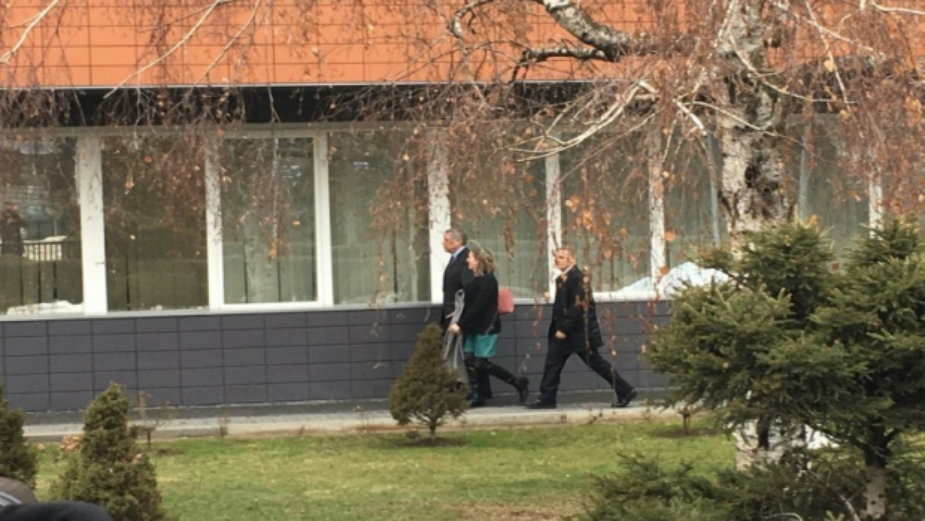 Završen sastanak kosovskih lidera sa američkim ambasadorom, nije bilo obraćanja novinarima 1