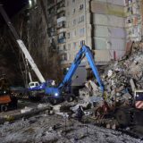 Beba pronađena živa posle 35 sati u zgradi urušenoj od eksplozije u Rusiji 14