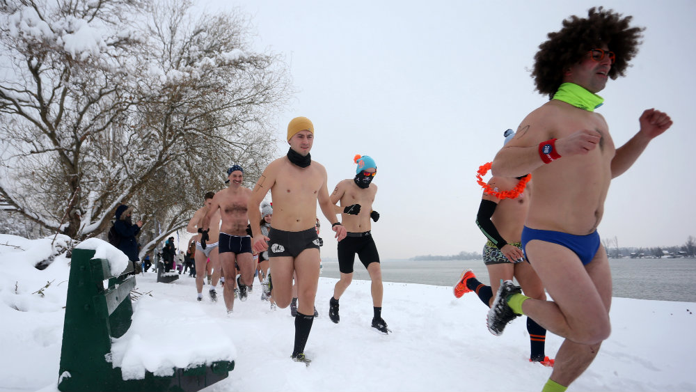 Trka u donjem vešu u Beogradu na minus tri stepena (FOTO) 1