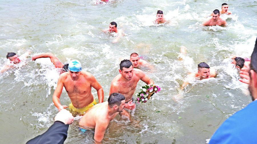 Na Bogojavljenje širom Srbije se plivalo za Časni krst 5