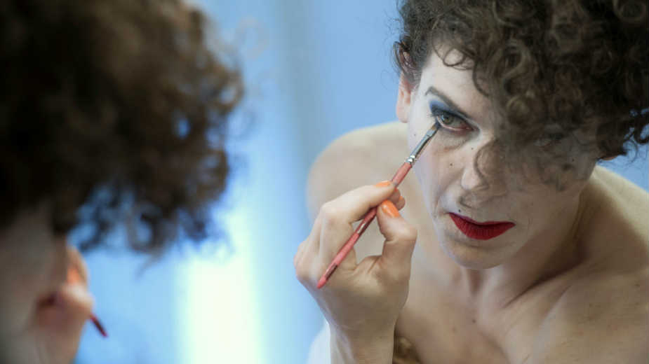 Pravo lice pod maskom 1 Pravo lice pod maskom 1