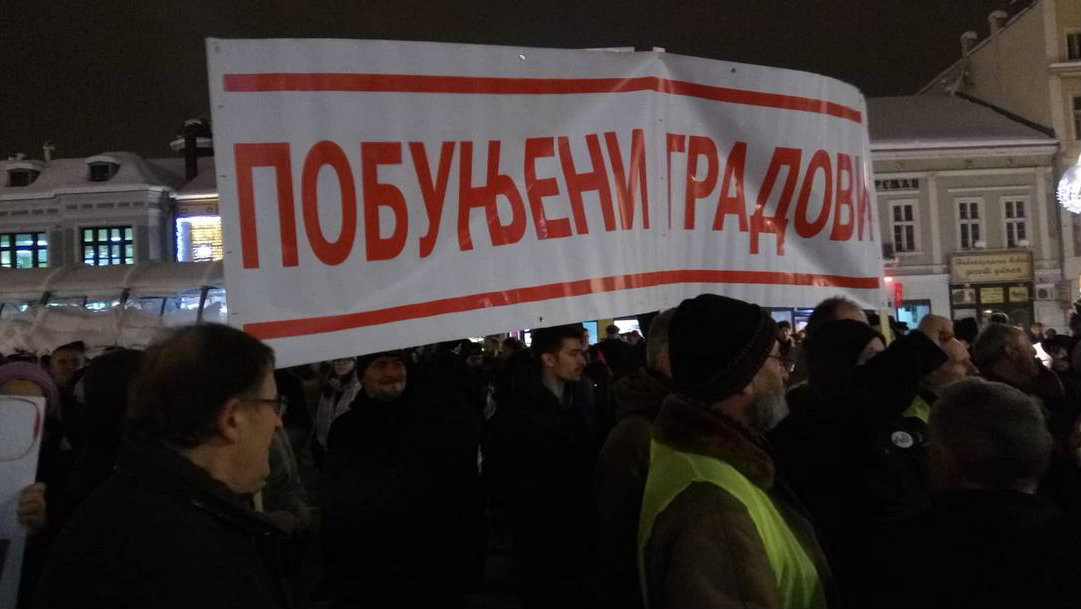 Više hiljada građana u Nišu na protestu "1 od 5 miliona" (VIDEO, FOTO) 1