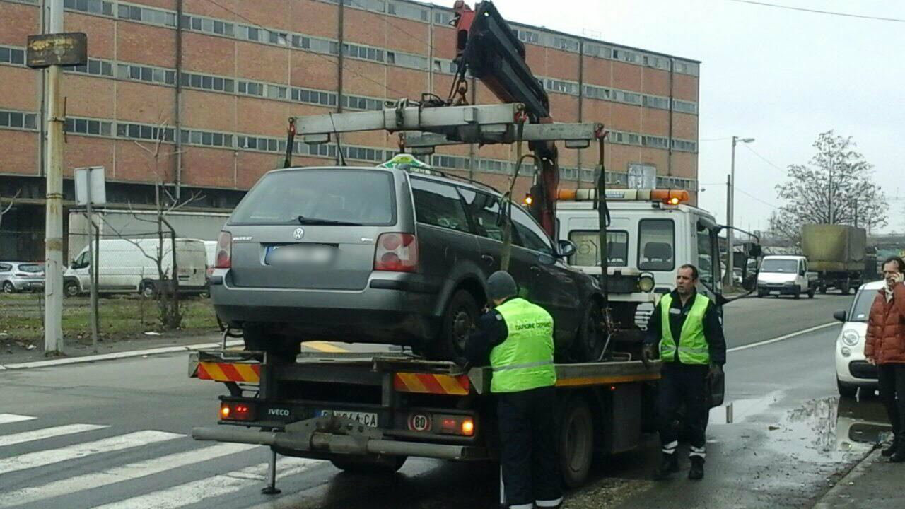 Privremeno oduzet 25. automobil od „divljih“ taksista 1
