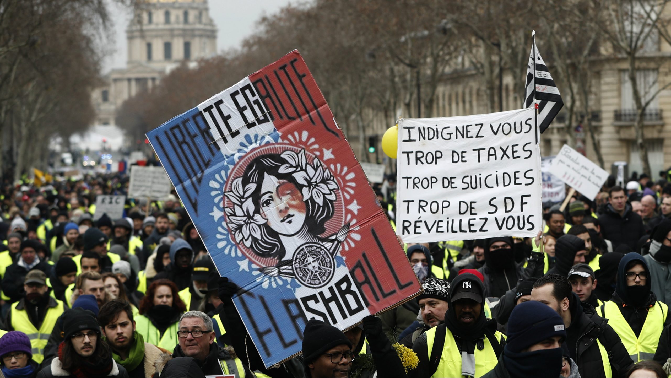 Hiljade ljudi na novom protestu Žutih prsluka u Francuskoj 1