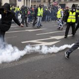 Neredi na protestu Žutih prsluka u Parizu 4