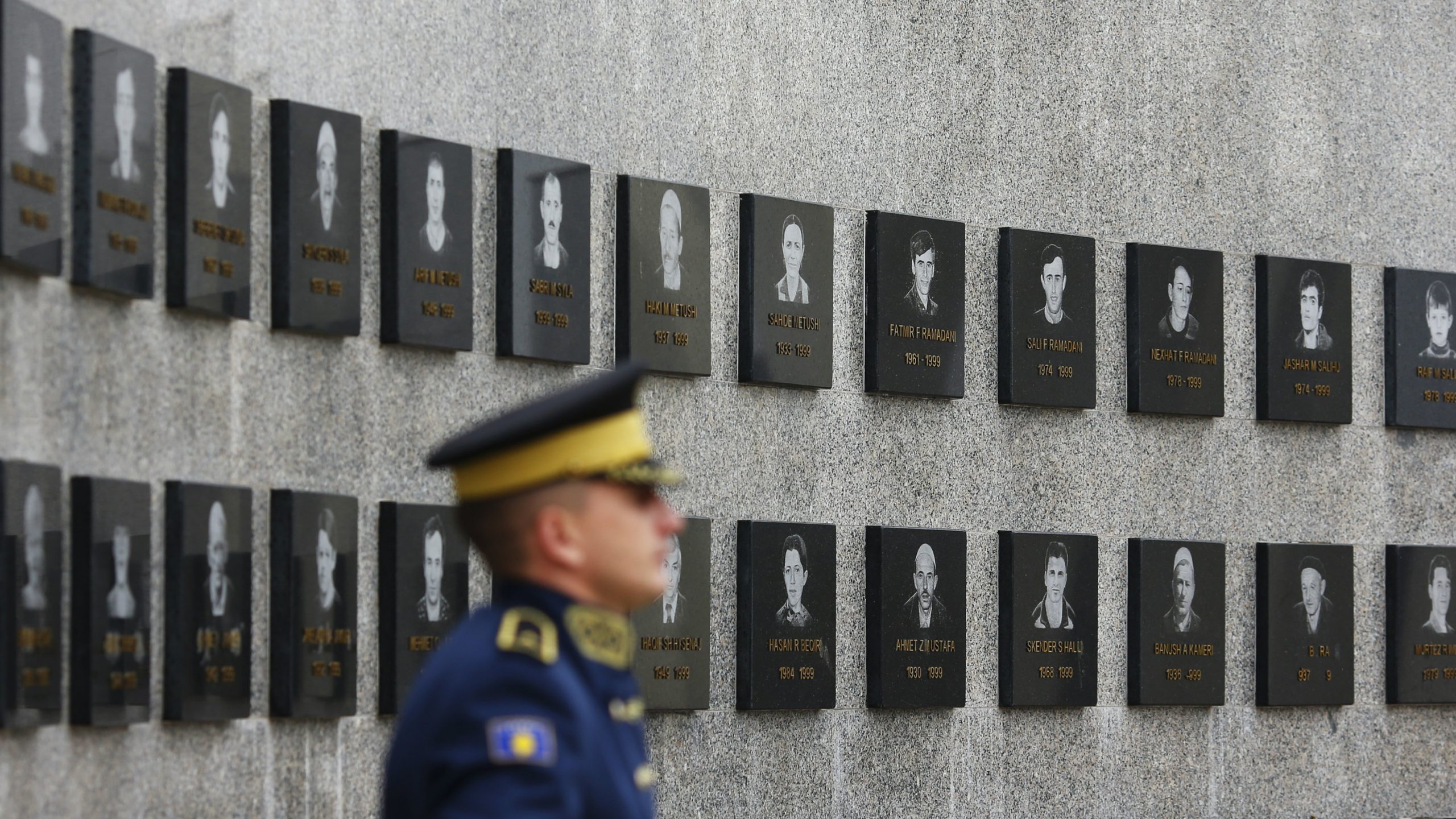 Ambasadori Kvinte pozivaju da se čuva sećanje na stradale u Račku 1