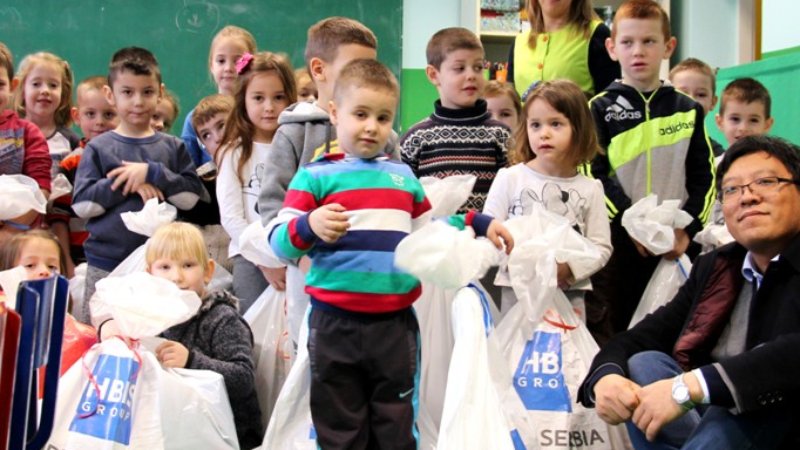 HBIS: Novogodišnji paketići deci u četiri smederevska vrtića 1