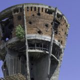 Mladići razvili transparent "Ubij Srbina" u Vukovaru 2