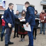 Đurić uručio ključeve novih stanova u Kosovskoj Mitrovici 5