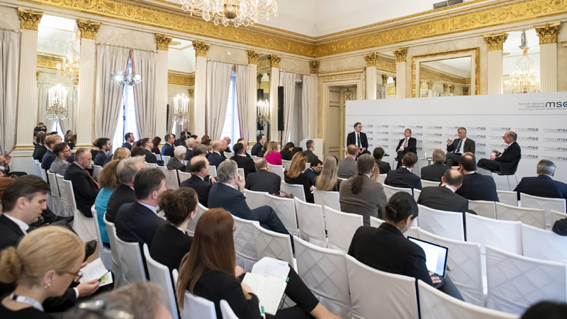 "Priština se ponaša kao dete u pubertetu" 1