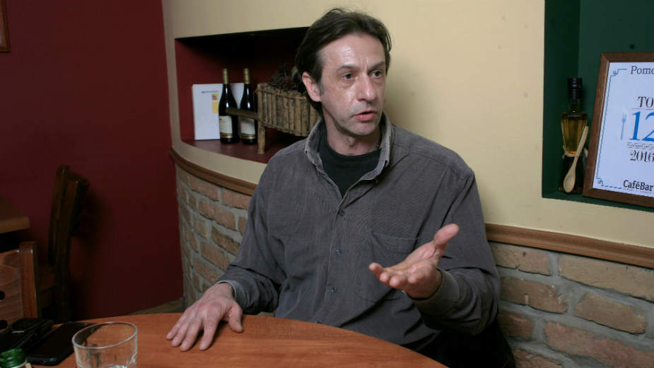 Slobodan Beštić: Danas čitam da bih saznao drugu stranu (VIDEO) 1