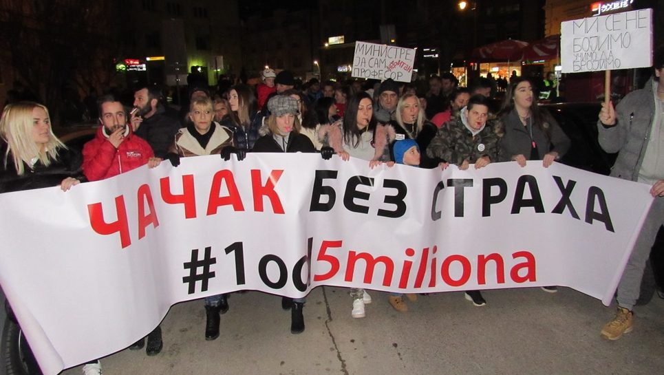 Nova Srbija: Broj učesnika protesta u Čačku se smanjio zbog promenjene maršrute 1