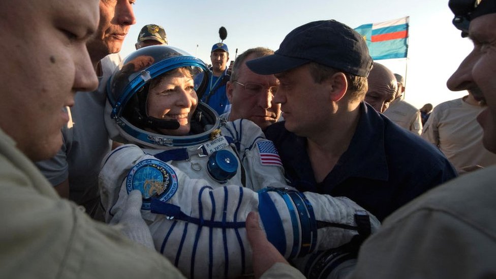 Astronautkinja Pegi Vitson nedugo nakon sletanja
