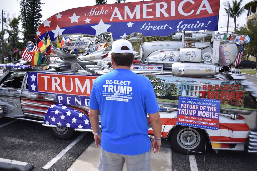 A trump-themed car