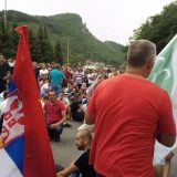 Vučić malinarima: Predsednik ne može da krši Ustav 11