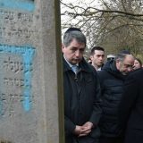 Francuska suzbija antisemitizam na internetu 7