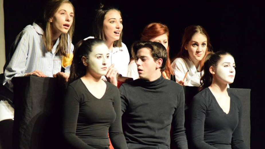 "Čudo u Šarganu" i "Peščanik" zagrejali dlanove publike 1 "Čudo u Šarganu" i "Peščanik" zagrejali dlanove publike 1