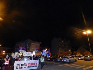 sremska mitrovica protest Protesti nastavljeni u još dvadesetak gradova u Srbiji (FOTO, VIDEO) 5