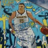 Košarkaš Nikola Jokić dobio mural u Somboru 16