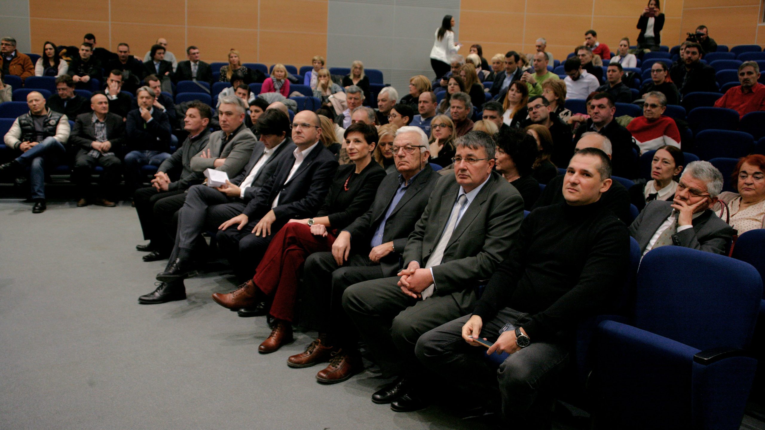 Počelo formiranje Asocijacije slobodnih i nezavisnih odbornika 1