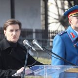 Brnabić izviždana na obeležavanju Dana državnosti uz povike izdaja 15