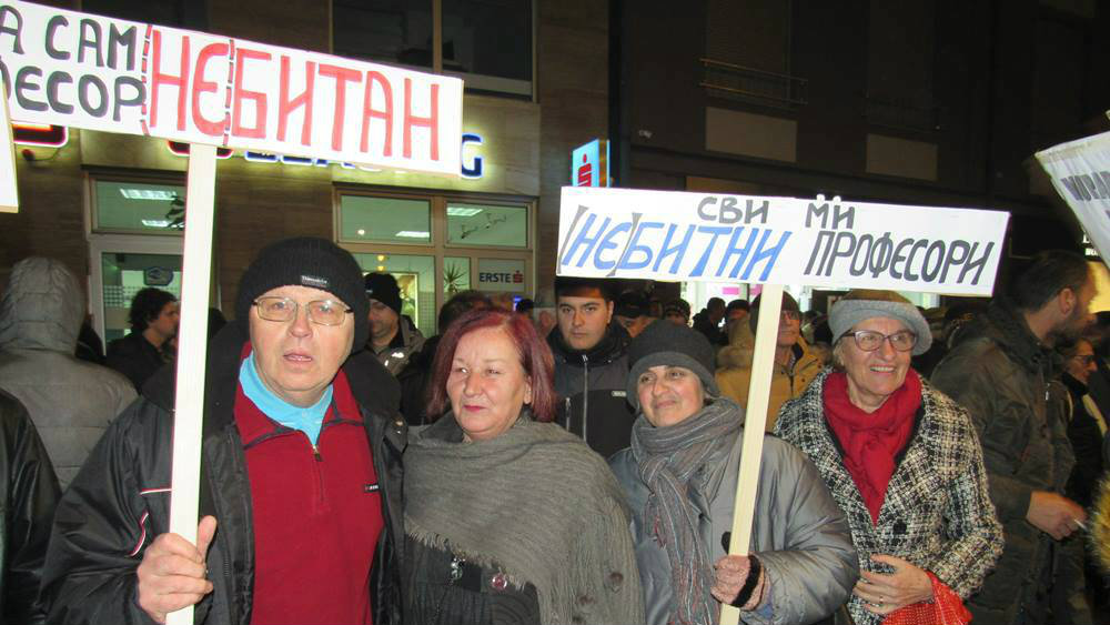 Građanski protesti u petak održani u 16 gradova i opština u Srbiji (FOTO) 12
