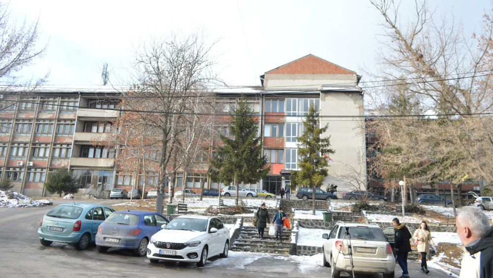 Kancelarija za KiM: Skrnavljenje groblja u Žakovu je vandalizam i zločin iz mržnje 1