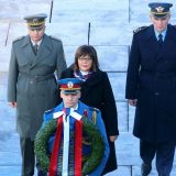 Gojković položila venac na spomenik Neznanom junaku na Avali 7