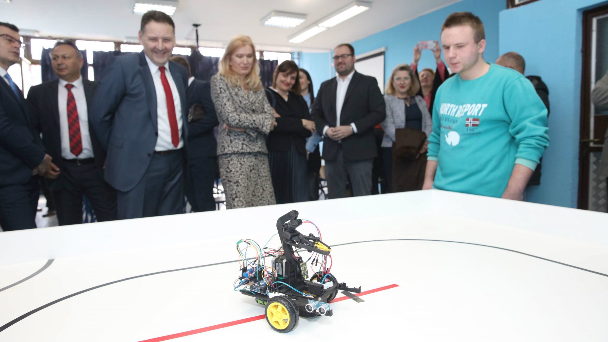 Mašinska škola "Pančevo" dobila kabinet za mehatroniku 1