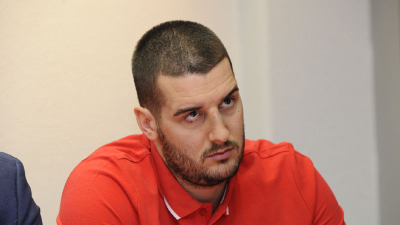 Aleksandro Kralj: Huliganska meta 1