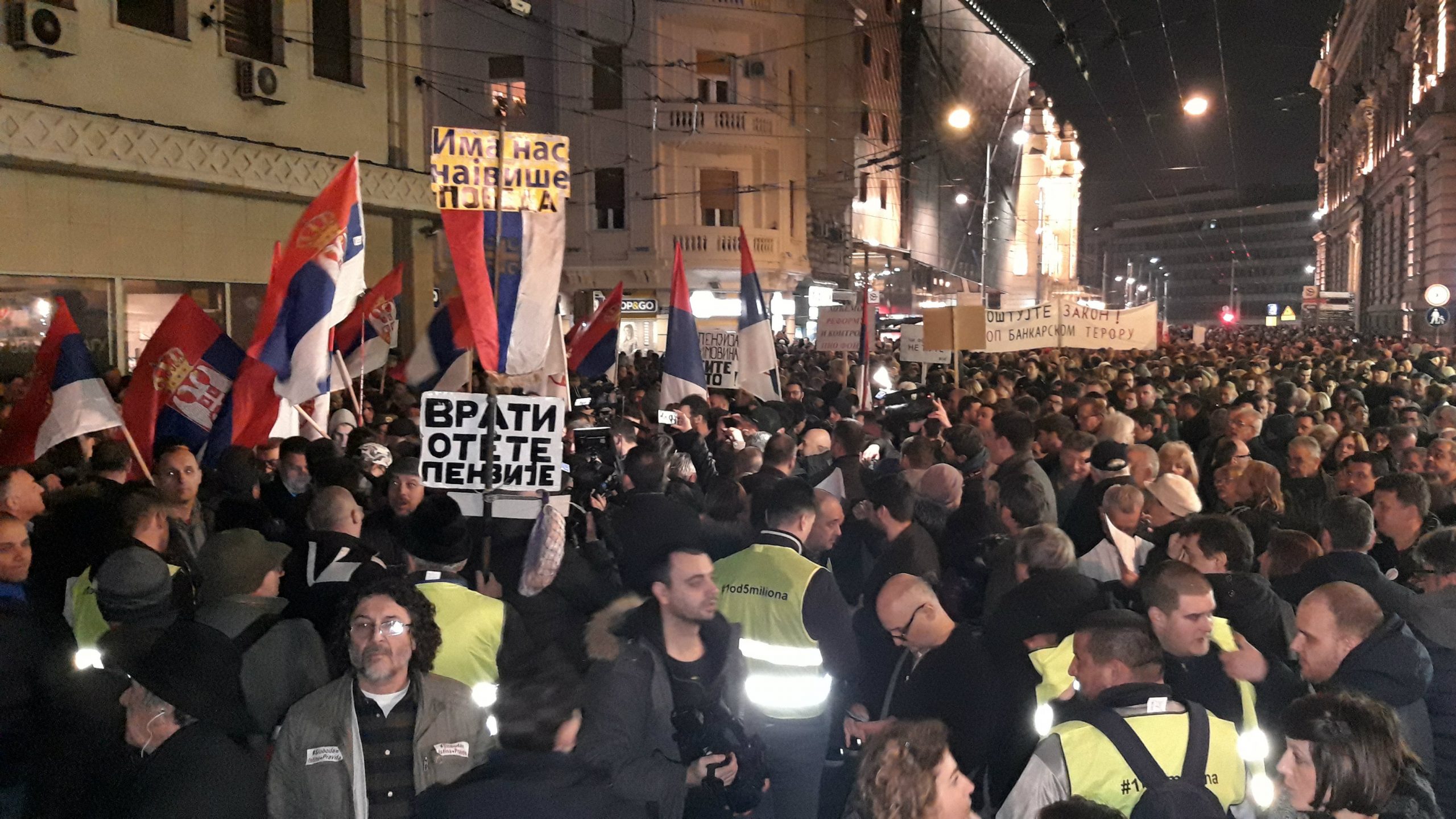 Potpisivanje Sporazuma sa narodom na protestu u Beogradu (VIDEO) 1