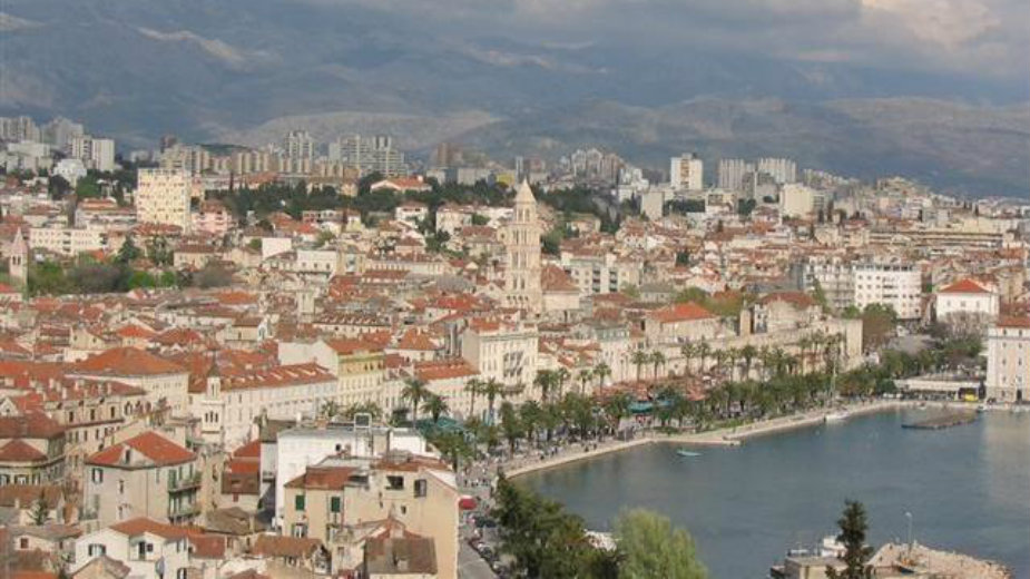 Uhapšeni maloletnici zbog ispisivanja antisrpskih grafita u Splitu 1