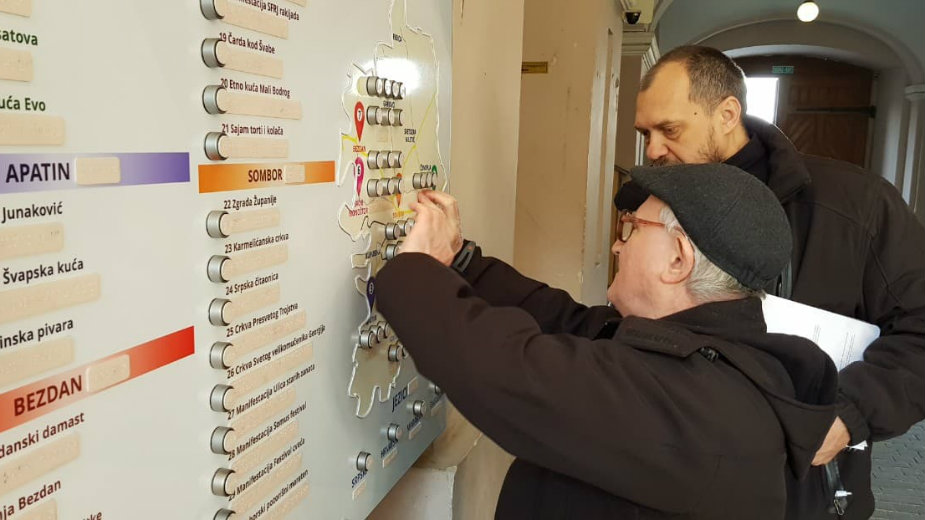 U Somboru postavljene taktilne mape 1