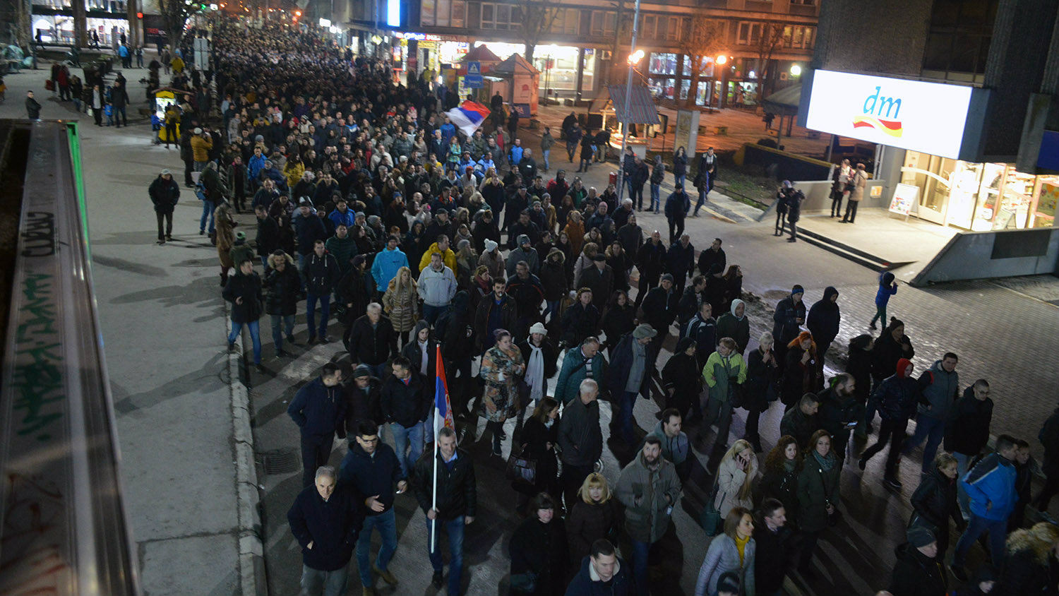 Građanski protesti u petak održani u 16 gradova i opština u Srbiji (FOTO) 8