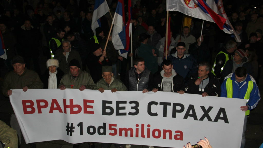 Građanski protesti u petak održani u 16 gradova i opština u Srbiji (FOTO) 16