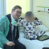Brukanje novinara na onkologiji zbog Vučićeve promocije 8