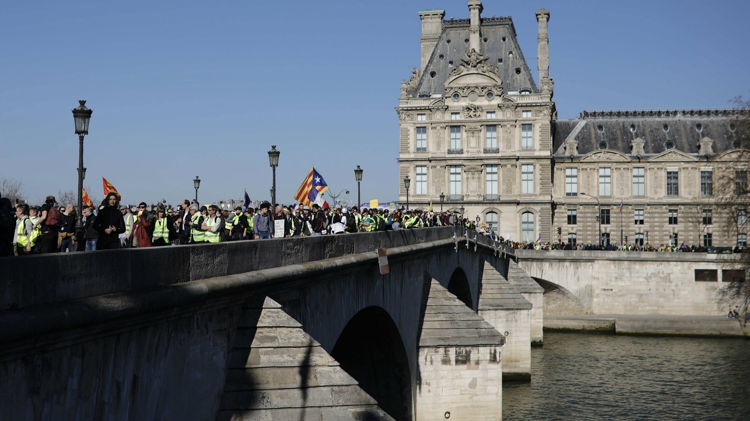 Žuti prsluci protestovali širom Francuske 15 put 1