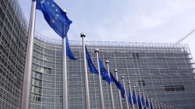 EU: Traganjem preko telefona i nano-čipova u telima građana da se suzbije korona virus 1