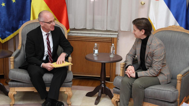 Šib sa Brnabić: Nemačka će nastaviti da insistira da kosovske takse budu odmah povučene 1