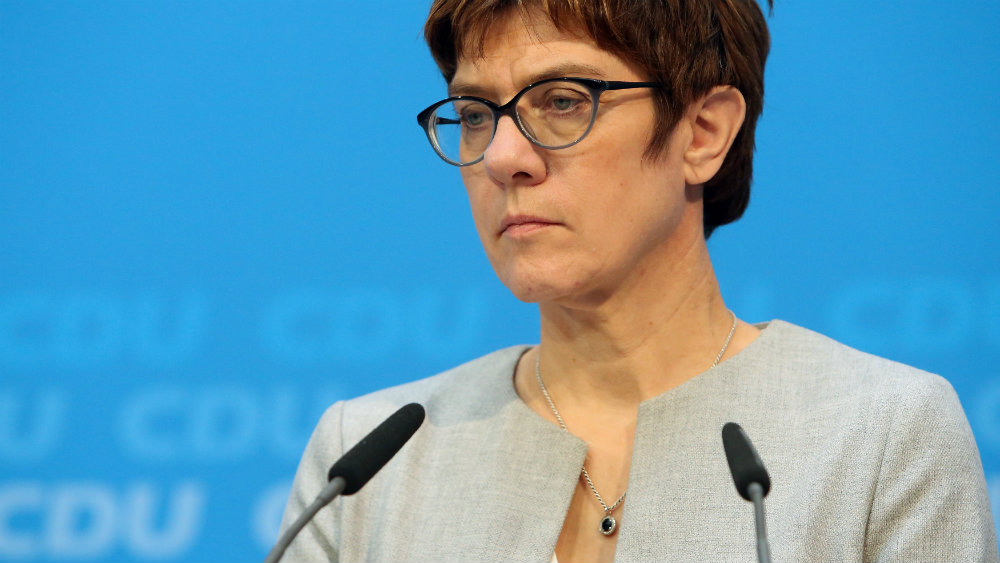 Naslednica Angele Merkel o migrantima: Možda i zatvorimo granice 1