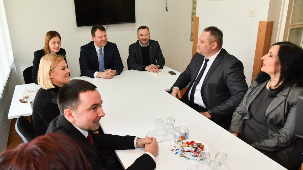 Mirović: Podrška razvoju hraniteljstva u Vojvodini 1