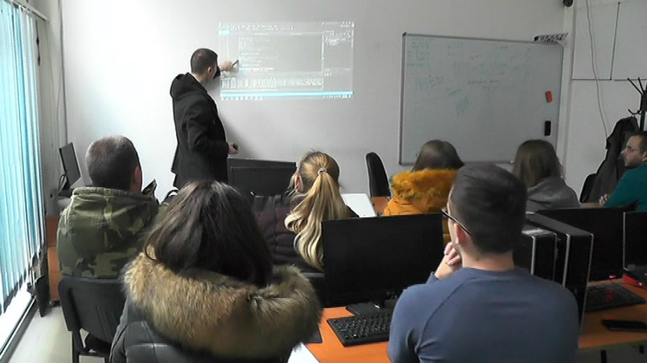Pirot: Šestomesečna predavanja za polaznike IT obuke 1