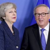 Evropska komisija: Sutra sastanak Junkera s britanskom premijerkom 10