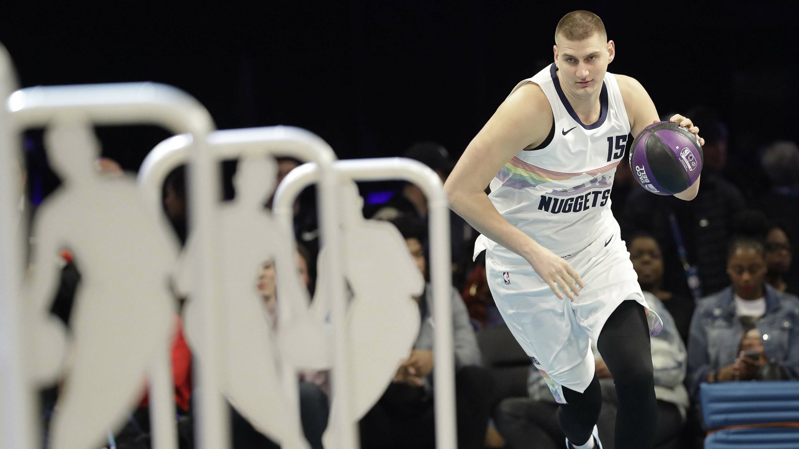 Lebronov tim slavio u Ol-star meču, šest poena Jokića 1