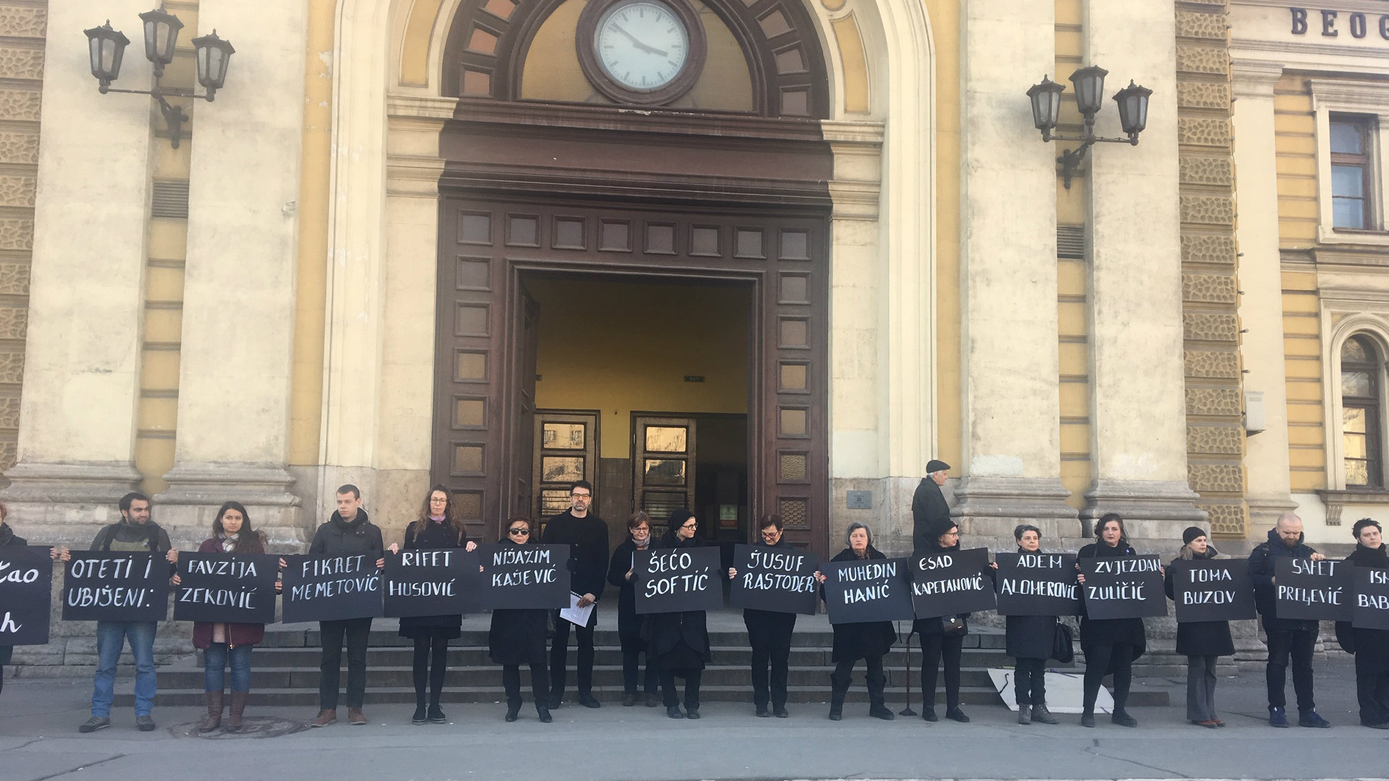 Država da obezbedi pravdu i zaštiti porodice otetih 1