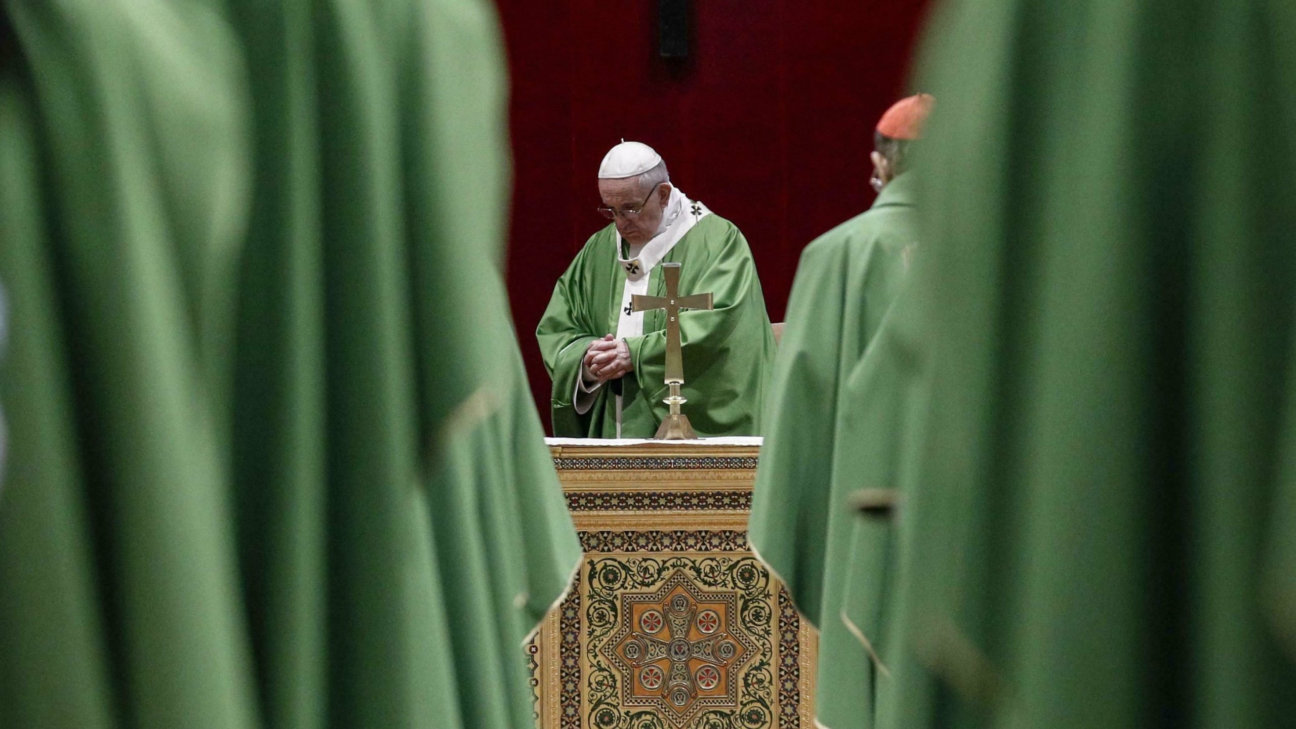 Papa uveo novi zakon koji nalaže sveštenicima da prijave seksualno zlostavljanje 1